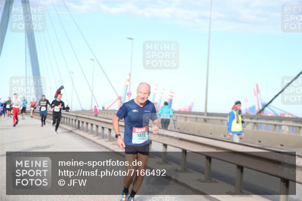 03.10.2024 - Köhlbrandbrückenlauf Jannik Wohlers http://msf.ph/oto/7166492 03.10.2024 09:41:56 Position 2 1613 meine-sportfotos.de