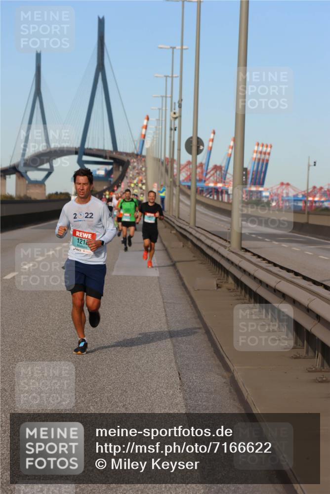 03.10.2024 - Köhlbrandbrückenlauf Miley Keyser http://msf.ph/oto/7166622 03.10.2024 09:41:00 Position 3 2022, 1218 meine-sportfotos.de