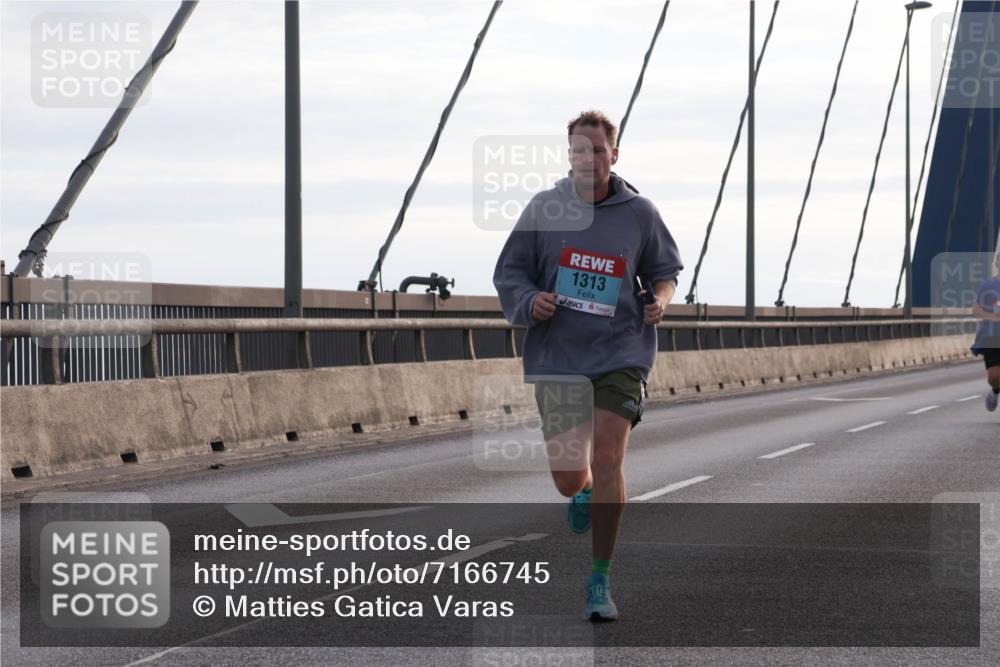 03.10.2024 - Köhlbrandbrückenlauf Matties Gatica Varas http://msf.ph/oto/7166745 03.10.2024 09:19:47 Position 2 1313 meine-sportfotos.de