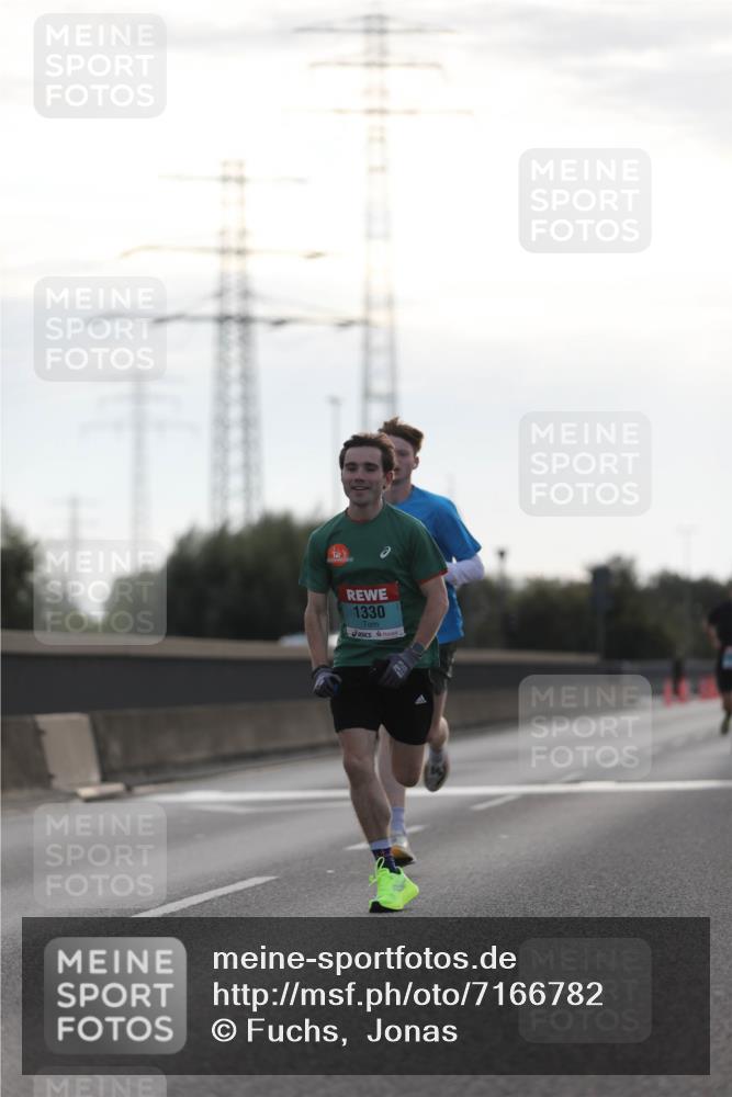 03.10.2024 - Köhlbrandbrückenlauf Fuchs,  Jonas http://msf.ph/oto/7166782 03.10.2024 09:09:55 Position 3 1330 meine-sportfotos.de