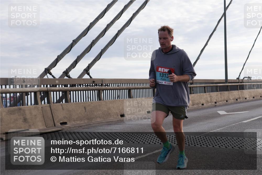 03.10.2024 - Köhlbrandbrückenlauf Matties Gatica Varas http://msf.ph/oto/7166811 03.10.2024 09:19:49 Position 2 1313 meine-sportfotos.de
