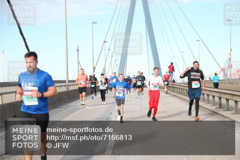 03.10.2024 - Köhlbrandbrückenlauf Jannik Wohlers http://msf.ph/oto/7166813 03.10.2024 09:42:02 Position 2 1998, 1999, 1400, 1997 meine-sportfotos.de