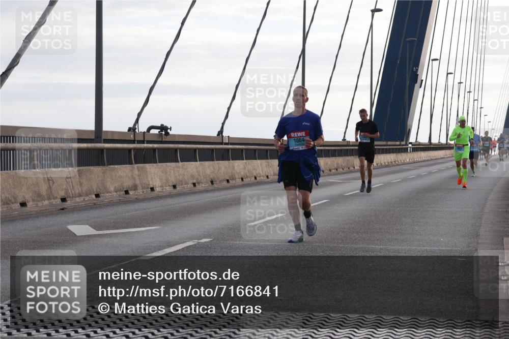 03.10.2024 - Köhlbrandbrückenlauf Matties Gatica Varas http://msf.ph/oto/7166841 03.10.2024 09:19:52 Position 2 1064 meine-sportfotos.de