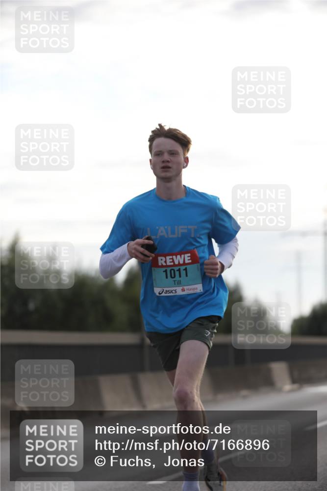 03.10.2024 - Köhlbrandbrückenlauf Fuchs,  Jonas http://msf.ph/oto/7166896 03.10.2024 09:09:58 Position 3 1011 meine-sportfotos.de