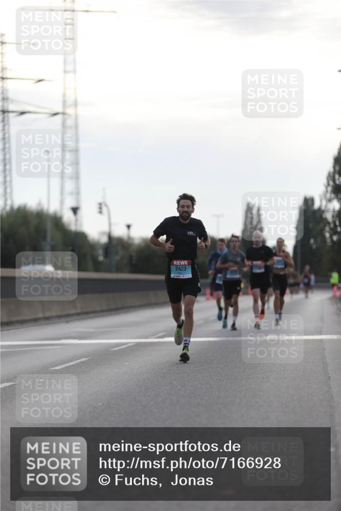 03.10.2024 - Köhlbrandbrückenlauf Fuchs,  Jonas http://msf.ph/oto/7166928 03.10.2024 09:10:00 Position 3 2423 meine-sportfotos.de