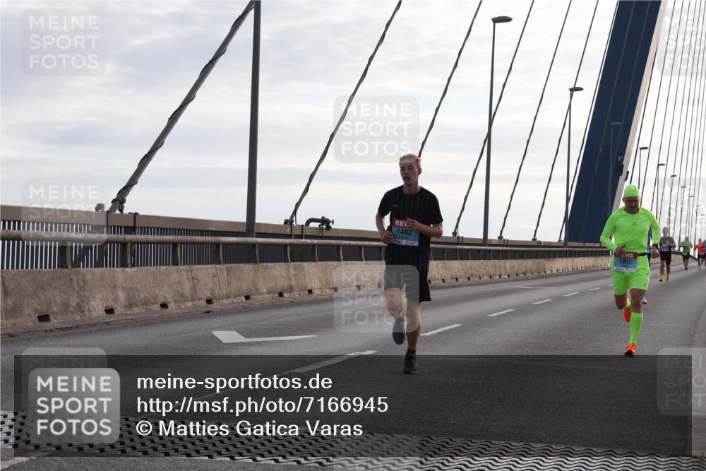 03.10.2024 - Köhlbrandbrückenlauf Matties Gatica Varas http://msf.ph/oto/7166945 03.10.2024 09:19:56 Position 2 1492, 1051 meine-sportfotos.de