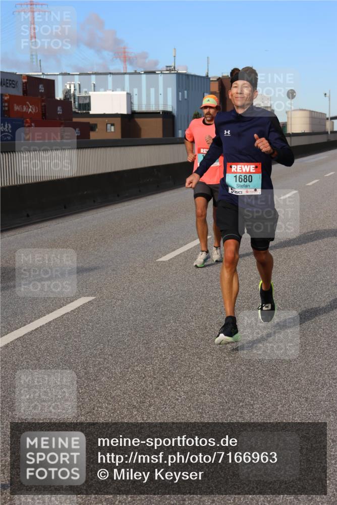 03.10.2024 - Köhlbrandbrückenlauf Miley Keyser http://msf.ph/oto/7166963 03.10.2024 09:41:28 Position 3 1680 meine-sportfotos.de