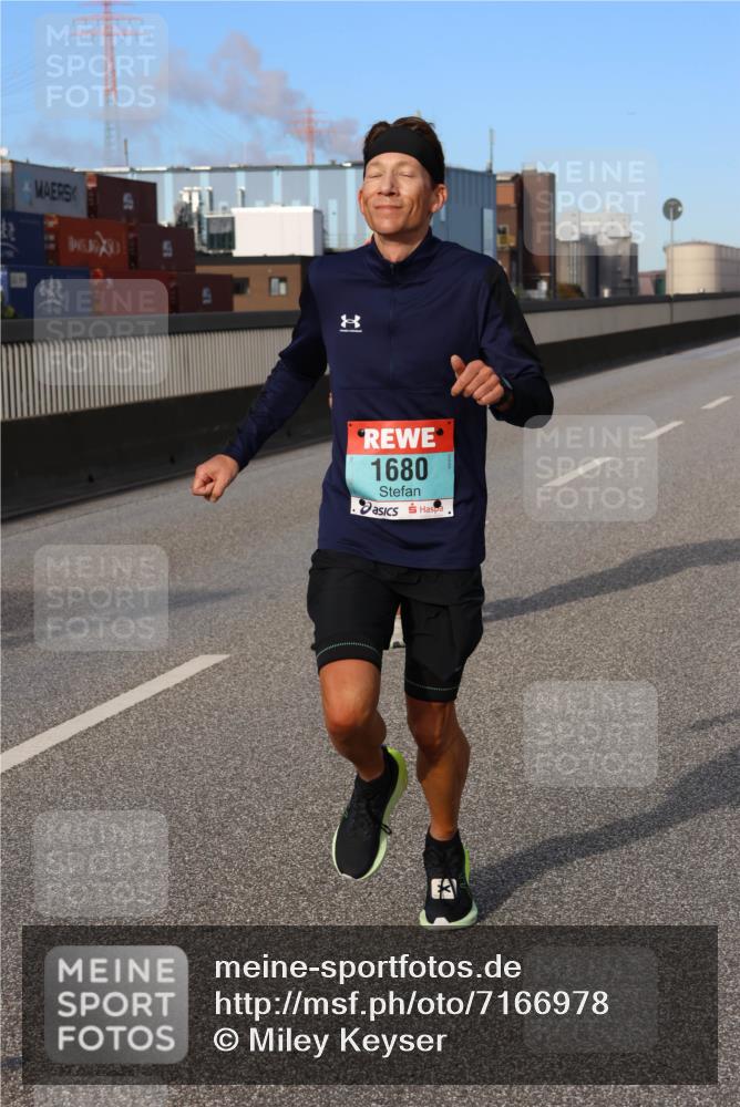 03.10.2024 - Köhlbrandbrückenlauf Miley Keyser http://msf.ph/oto/7166978 03.10.2024 09:41:28 Position 3 1680 meine-sportfotos.de