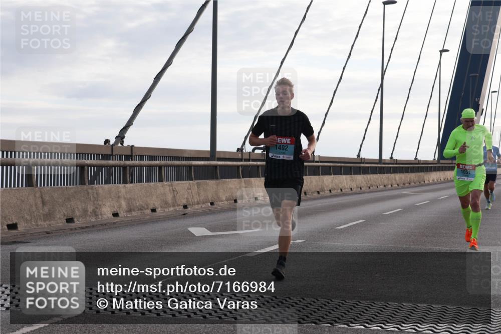 03.10.2024 - Köhlbrandbrückenlauf Matties Gatica Varas http://msf.ph/oto/7166984 03.10.2024 09:19:57 Position 2 1492, 1033, 1051 meine-sportfotos.de