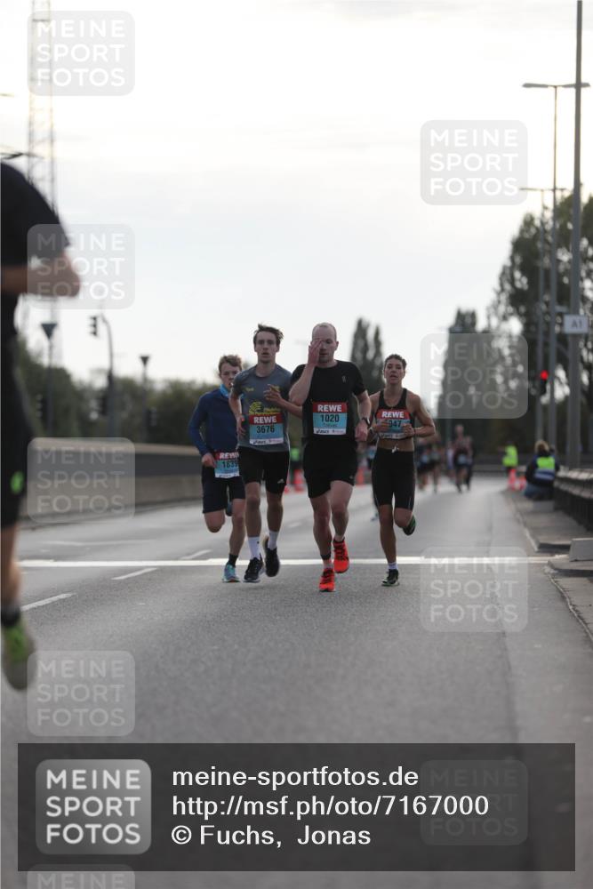 03.10.2024 - Köhlbrandbrückenlauf Fuchs,  Jonas http://msf.ph/oto/7167000 03.10.2024 09:10:03 Position 3 1839, 3676, 1020, 947, 1 meine-sportfotos.de