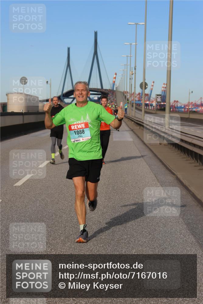 03.10.2024 - Köhlbrandbrückenlauf Miley Keyser http://msf.ph/oto/7167016 03.10.2024 09:41:34 Position 3 1088 meine-sportfotos.de