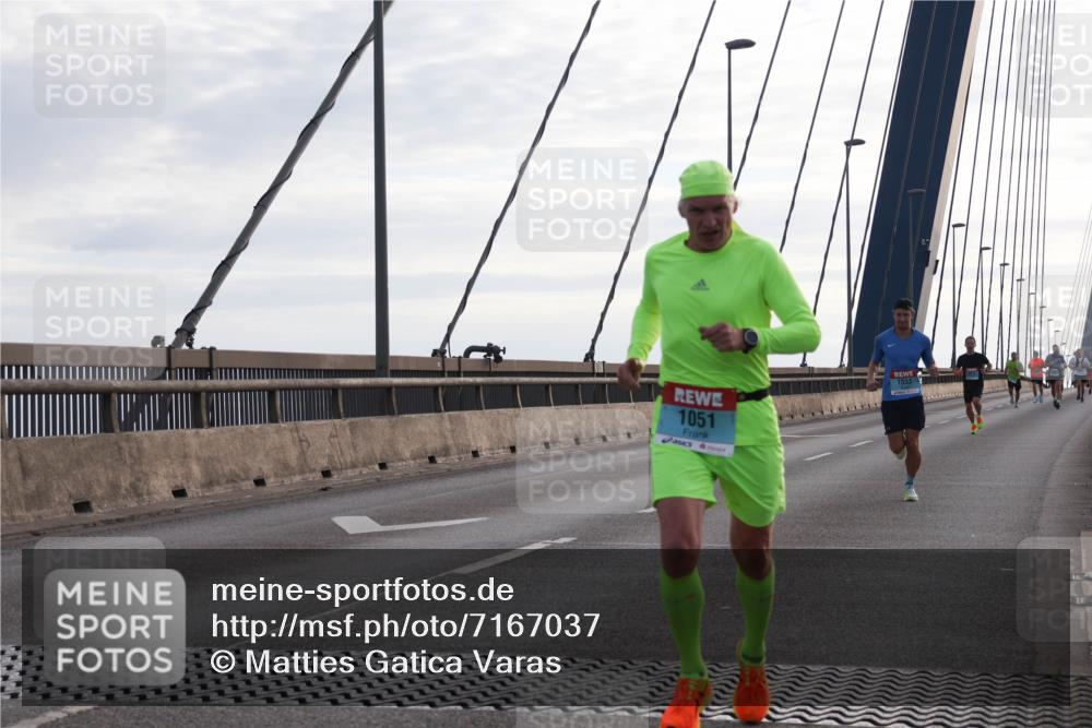 03.10.2024 - Köhlbrandbrückenlauf Matties Gatica Varas http://msf.ph/oto/7167037 03.10.2024 09:19:58 Position 2 1051, 1033 meine-sportfotos.de