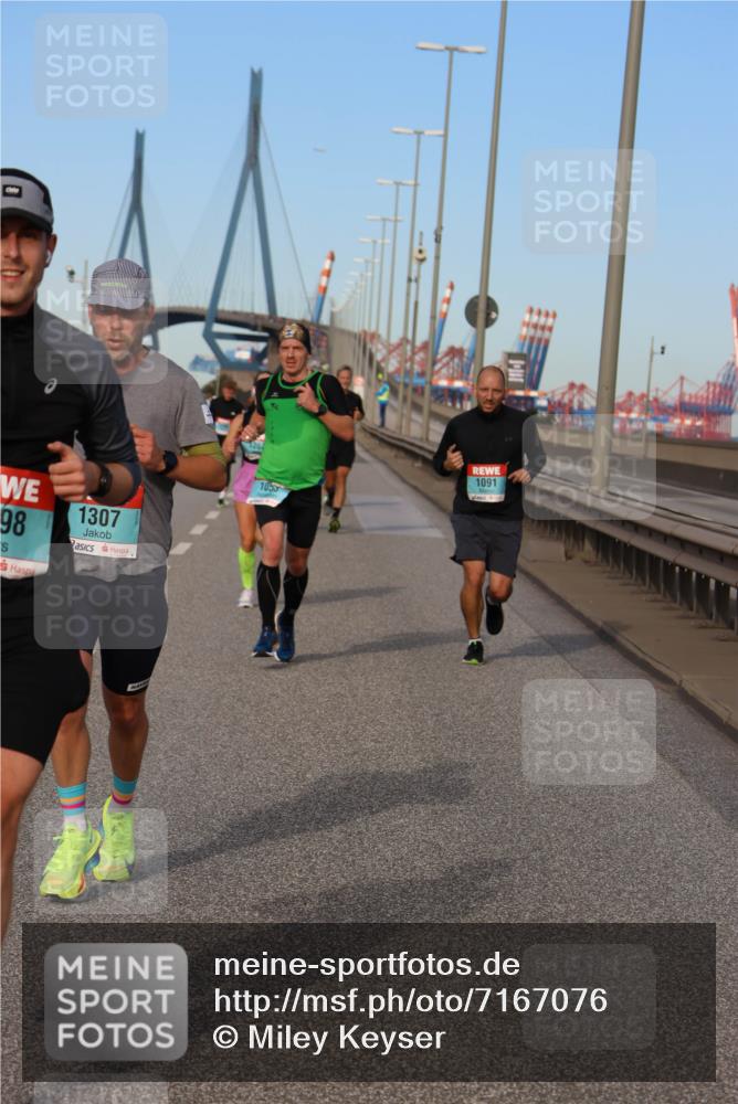 03.10.2024 - Köhlbrandbrückenlauf Miley Keyser http://msf.ph/oto/7167076 03.10.2024 09:41:45 Position 3 98, 1307, 1055, 1091 meine-sportfotos.de