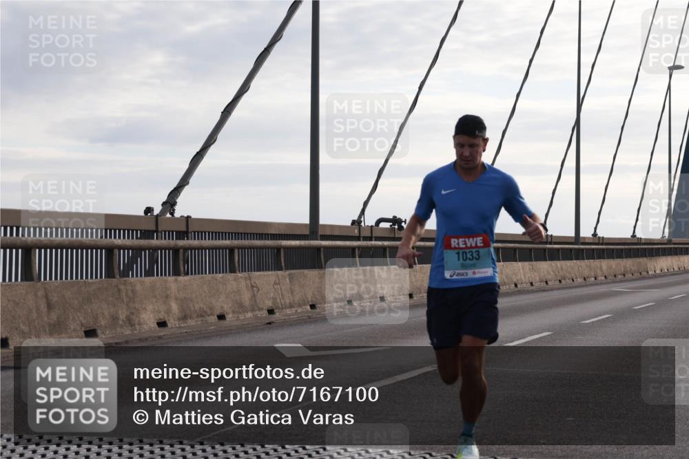 03.10.2024 - Köhlbrandbrückenlauf Matties Gatica Varas http://msf.ph/oto/7167100 03.10.2024 09:20:01 Position 2 1033 meine-sportfotos.de