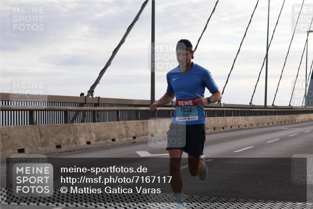 03.10.2024 - Köhlbrandbrückenlauf Matties Gatica Varas http://msf.ph/oto/7167117 03.10.2024 09:20:01 Position 2 1033 meine-sportfotos.de