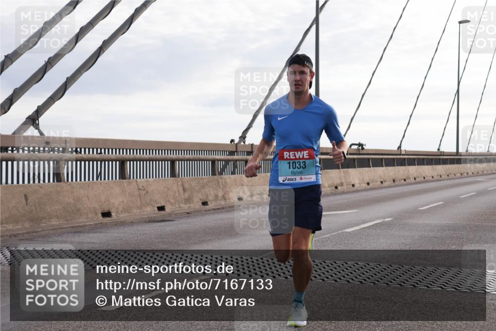 03.10.2024 - Köhlbrandbrückenlauf Matties Gatica Varas http://msf.ph/oto/7167133 03.10.2024 09:20:02 Position 2 1033 meine-sportfotos.de