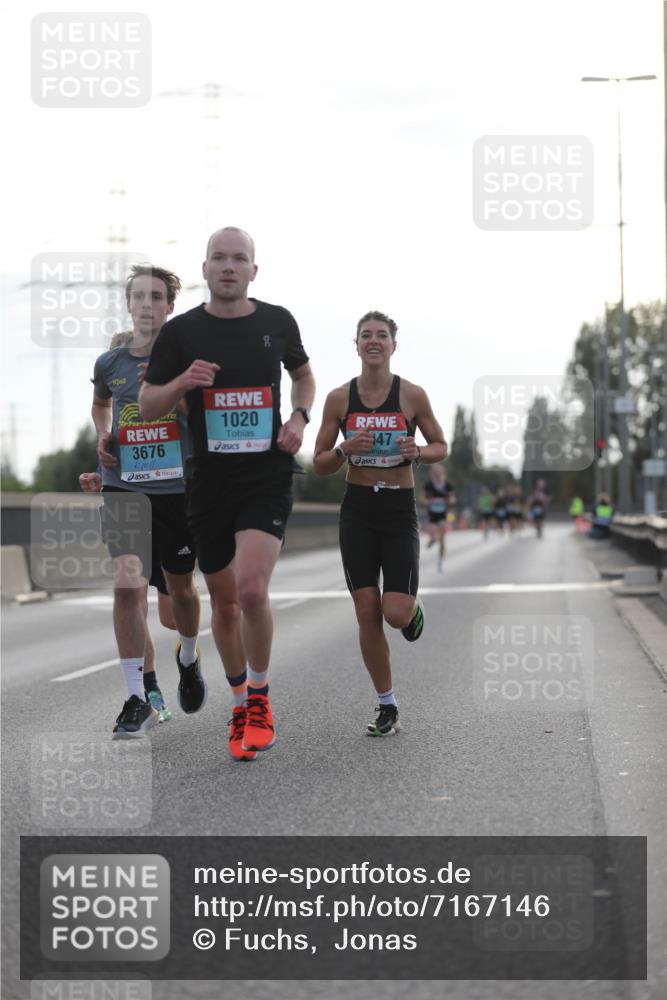 03.10.2024 - Köhlbrandbrückenlauf Fuchs,  Jonas http://msf.ph/oto/7167146 03.10.2024 09:10:06 Position 3 3676, 1020, 47 meine-sportfotos.de