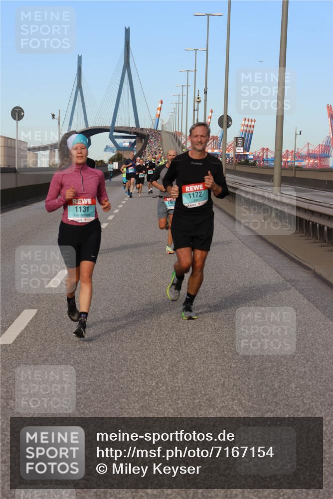 03.10.2024 - Köhlbrandbrückenlauf Miley Keyser http://msf.ph/oto/7167154 03.10.2024 09:41:53 Position 3 1131, 1162, 1172 meine-sportfotos.de