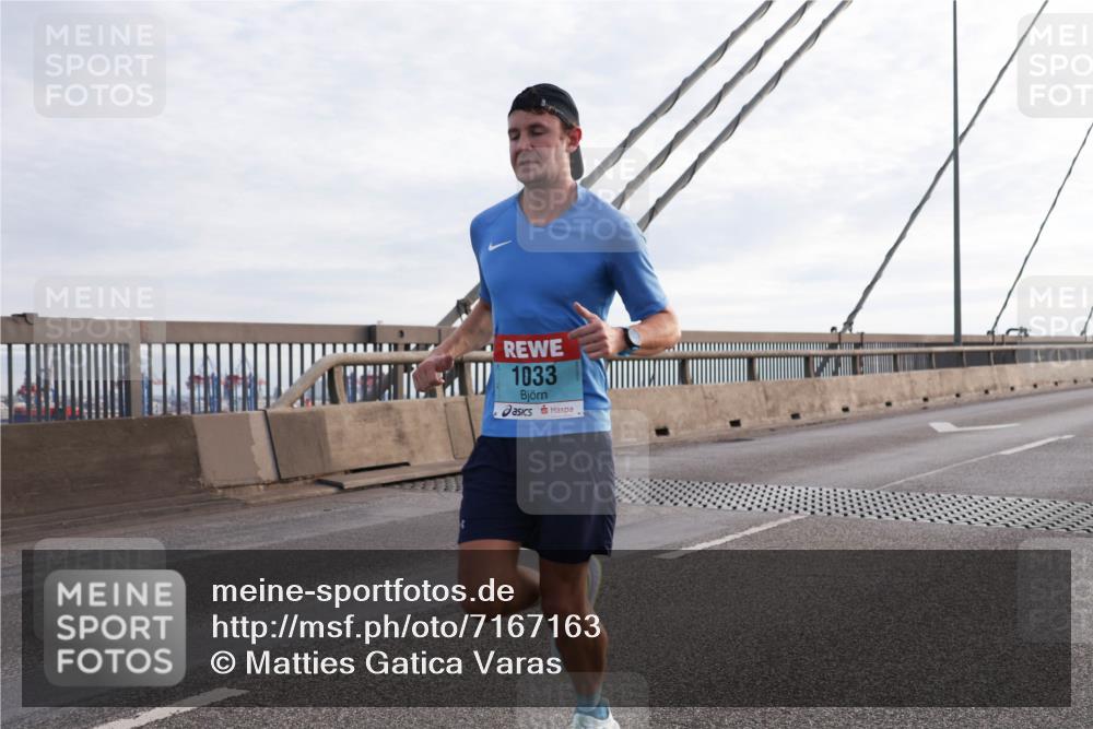 03.10.2024 - Köhlbrandbrückenlauf Matties Gatica Varas http://msf.ph/oto/7167163 03.10.2024 09:20:02 Position 2 1033 meine-sportfotos.de