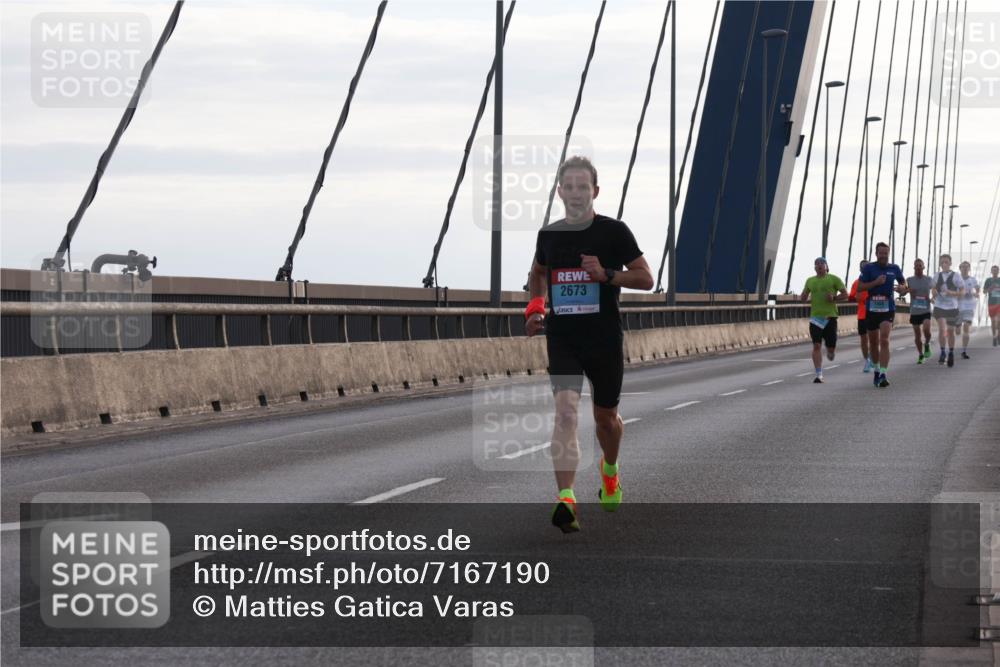 03.10.2024 - Köhlbrandbrückenlauf Matties Gatica Varas http://msf.ph/oto/7167190 03.10.2024 09:20:05 Position 2 2673 meine-sportfotos.de