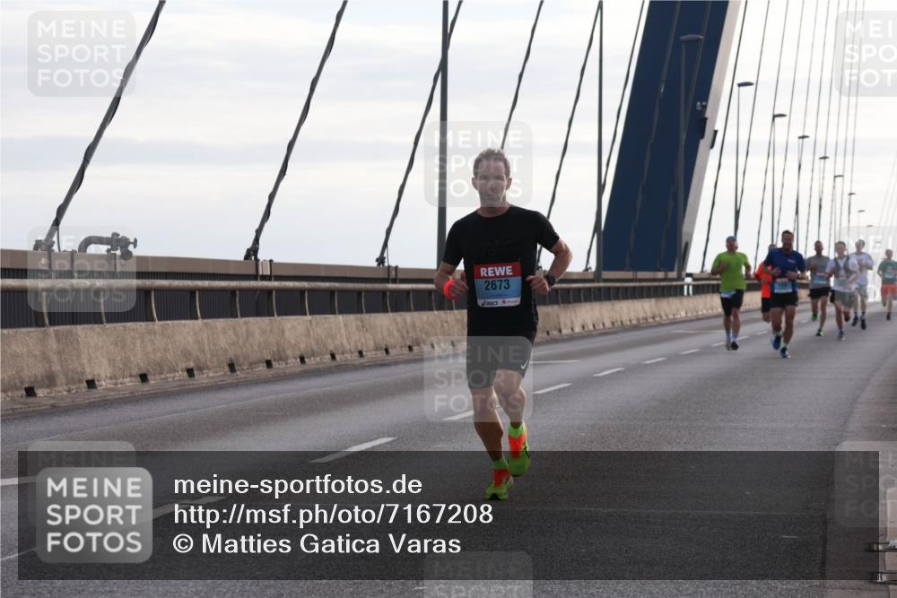03.10.2024 - Köhlbrandbrückenlauf Matties Gatica Varas http://msf.ph/oto/7167208 03.10.2024 09:20:05 Position 2 2673 meine-sportfotos.de
