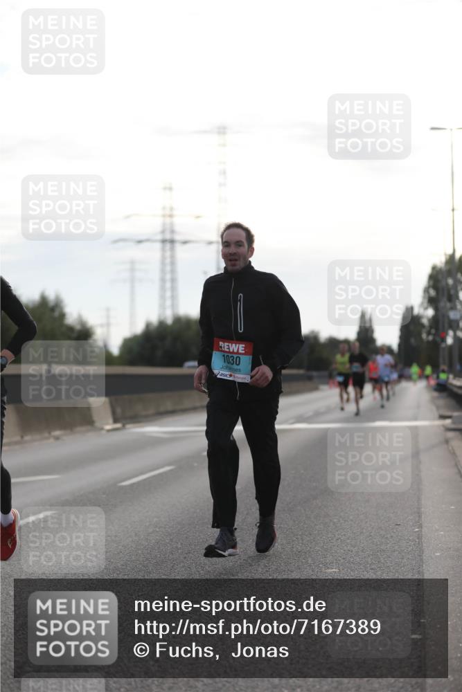 03.10.2024 - Köhlbrandbrückenlauf Fuchs,  Jonas http://msf.ph/oto/7167389 03.10.2024 09:10:30 Position 3 1, 1030 meine-sportfotos.de