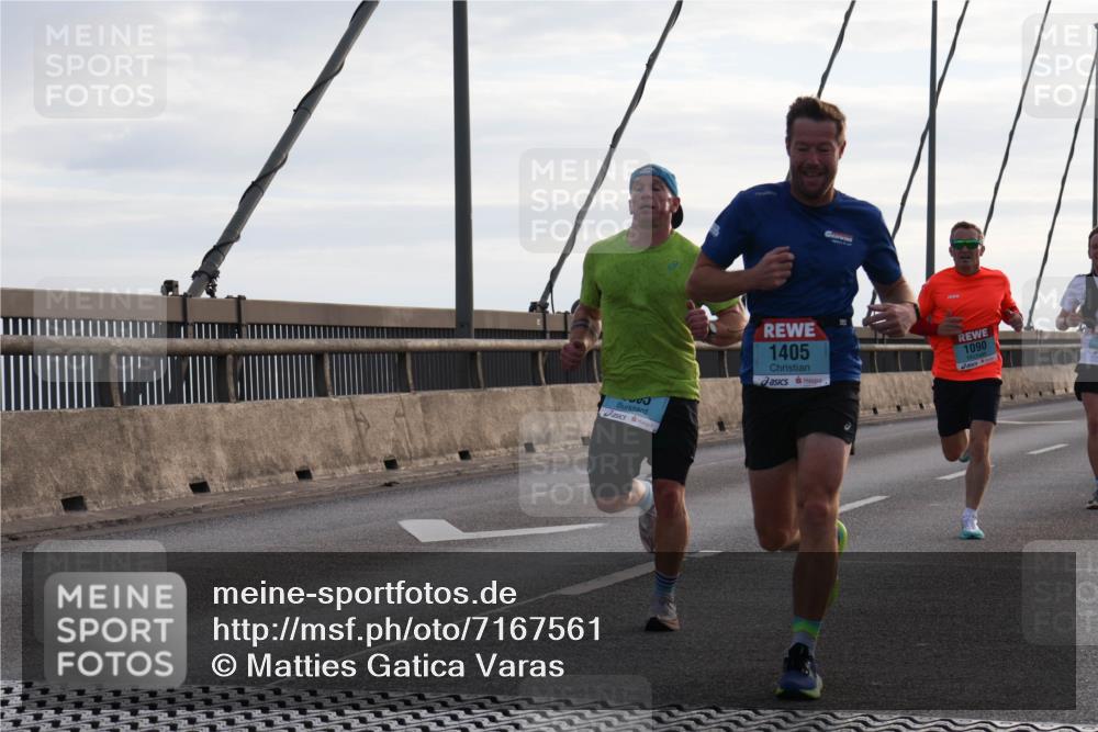 03.10.2024 - Köhlbrandbrückenlauf Matties Gatica Varas http://msf.ph/oto/7167561 03.10.2024 09:20:14 Position 2 1405, 1090 meine-sportfotos.de