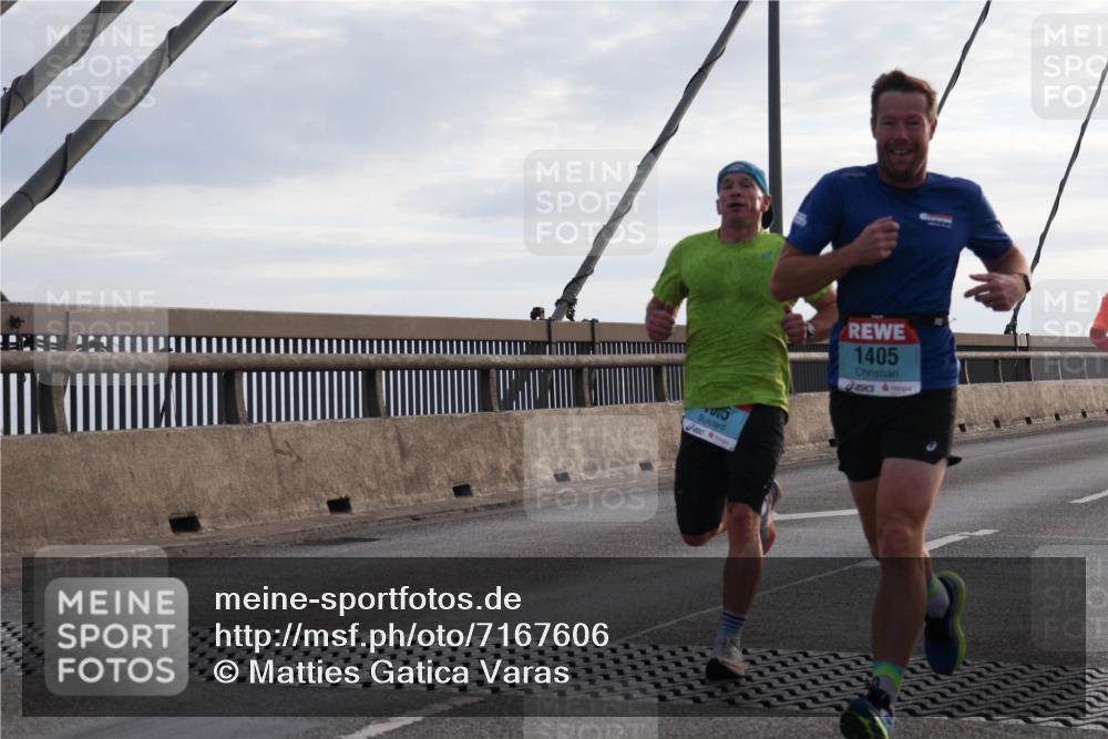 03.10.2024 - Köhlbrandbrückenlauf Matties Gatica Varas http://msf.ph/oto/7167606 03.10.2024 09:20:15 Position 2 1405 meine-sportfotos.de
