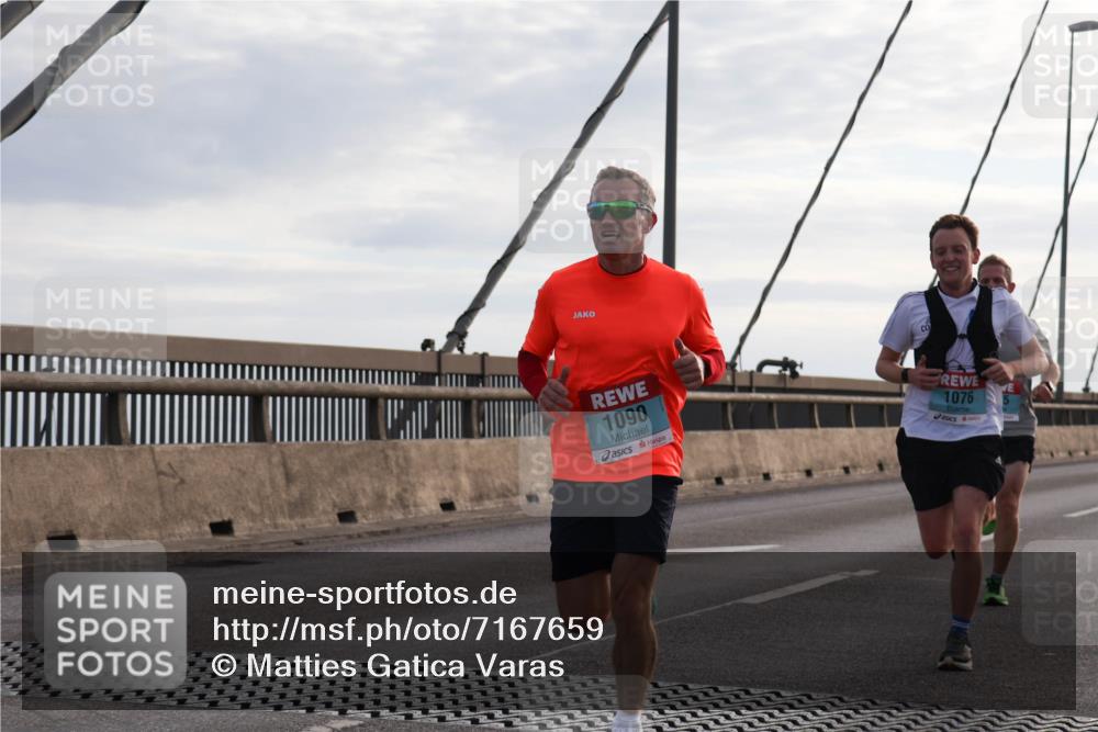 03.10.2024 - Köhlbrandbrückenlauf Matties Gatica Varas http://msf.ph/oto/7167659 03.10.2024 09:20:17 Position 2 1090, 1076 meine-sportfotos.de