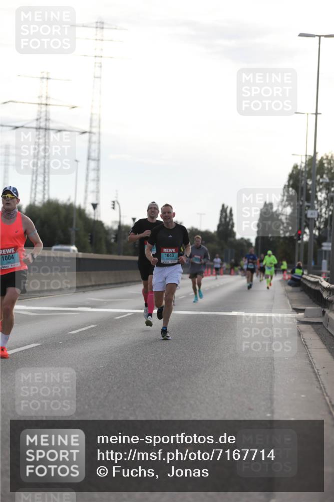 03.10.2024 - Köhlbrandbrückenlauf Fuchs,  Jonas http://msf.ph/oto/7167714 03.10.2024 09:10:43 Position 3 1004, 1043 meine-sportfotos.de