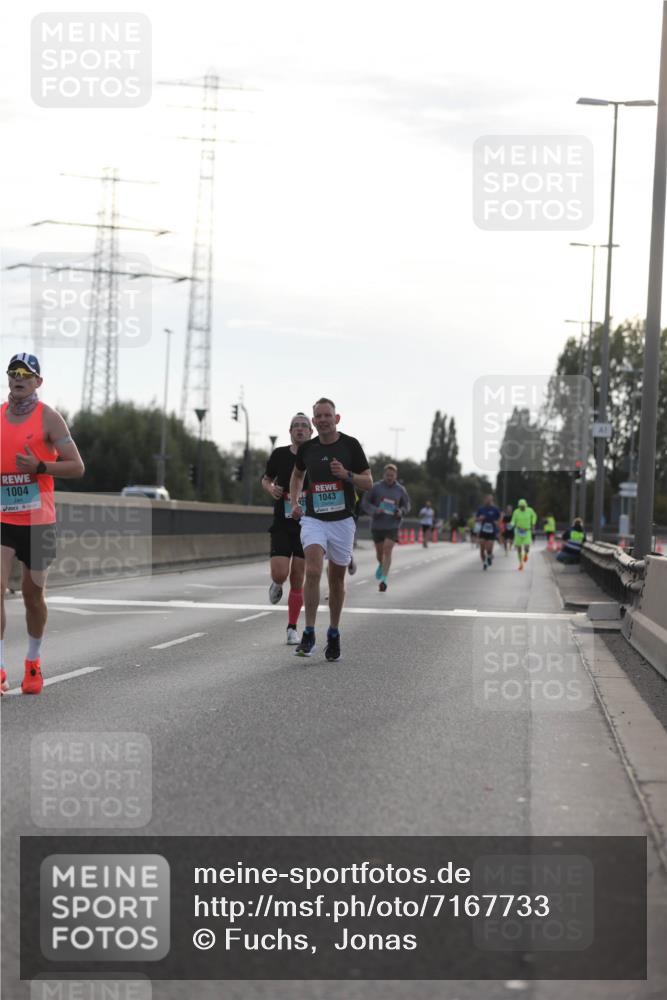 03.10.2024 - Köhlbrandbrückenlauf Fuchs,  Jonas http://msf.ph/oto/7167733 03.10.2024 09:10:43 Position 3 1004, 1043 meine-sportfotos.de