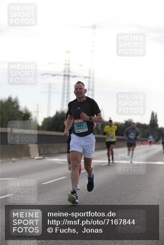 03.10.2024 - Köhlbrandbrückenlauf Fuchs,  Jonas http://msf.ph/oto/7167844 03.10.2024 09:10:45 Position 3 1043 meine-sportfotos.de