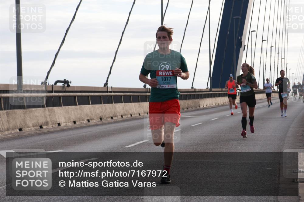 03.10.2024 - Köhlbrandbrückenlauf Matties Gatica Varas http://msf.ph/oto/7167972 03.10.2024 09:20:23 Position 2 29, 1077, 1027 meine-sportfotos.de