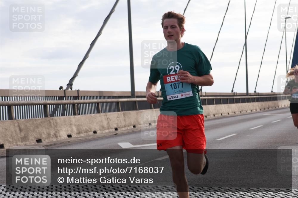03.10.2024 - Köhlbrandbrückenlauf Matties Gatica Varas http://msf.ph/oto/7168037 03.10.2024 09:20:24 Position 2 29, 1077 meine-sportfotos.de