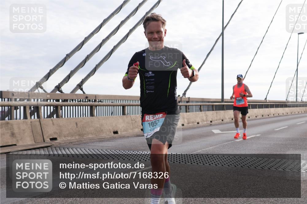 03.10.2024 - Köhlbrandbrückenlauf Matties Gatica Varas http://msf.ph/oto/7168326 03.10.2024 09:20:31 Position 2 1057, 1004 meine-sportfotos.de