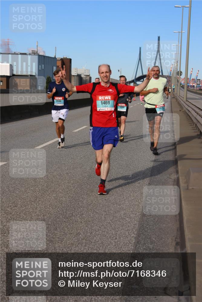 03.10.2024 - Köhlbrandbrückenlauf Miley Keyser http://msf.ph/oto/7168346 03.10.2024 09:42:57 Position 3 2696, 1469, 1255, 1420 meine-sportfotos.de