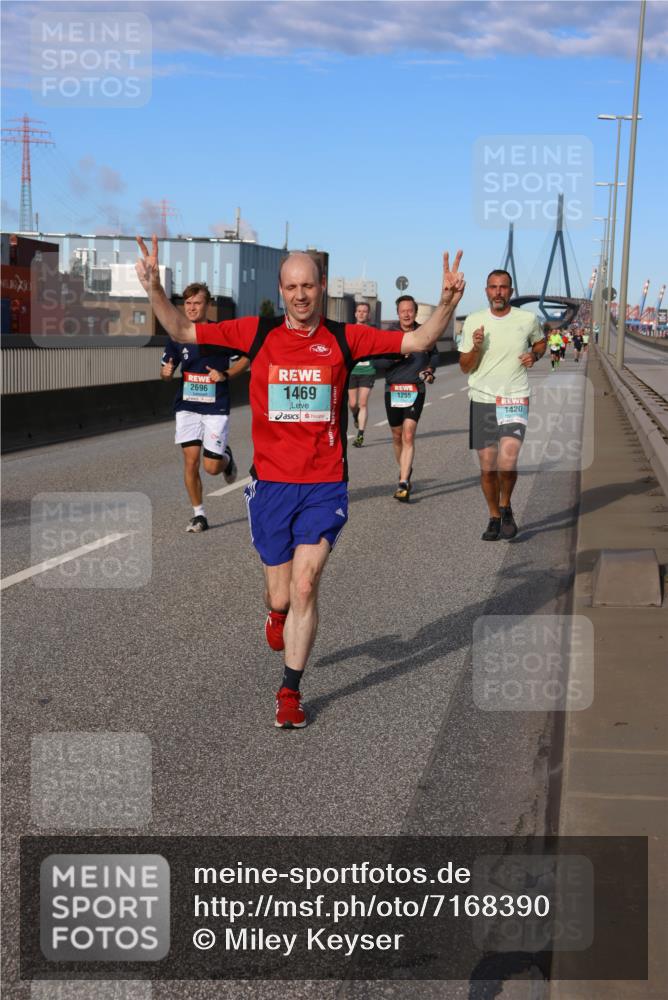 03.10.2024 - Köhlbrandbrückenlauf Miley Keyser http://msf.ph/oto/7168390 03.10.2024 09:42:58 Position 3 2696, 1469, 1255, 1420 meine-sportfotos.de