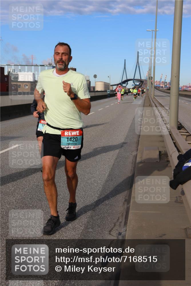 03.10.2024 - Köhlbrandbrückenlauf Miley Keyser http://msf.ph/oto/7168515 03.10.2024 09:43:00 Position 3 17, 1420 meine-sportfotos.de