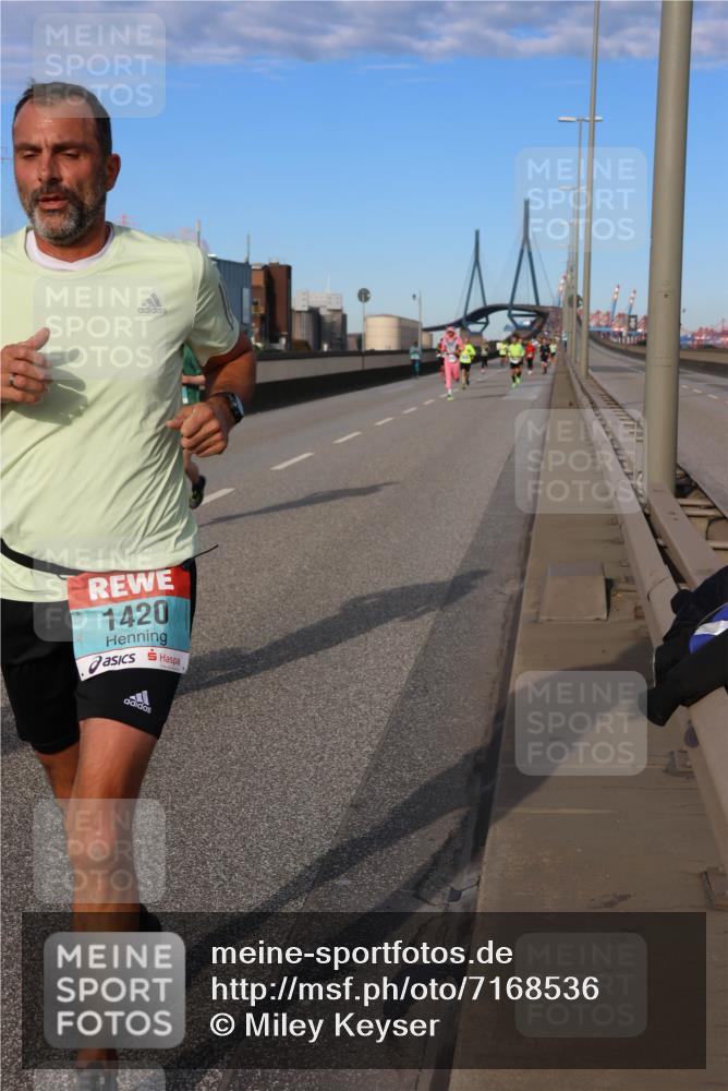 03.10.2024 - Köhlbrandbrückenlauf Miley Keyser http://msf.ph/oto/7168536 03.10.2024 09:43:00 Position 3 1420 meine-sportfotos.de