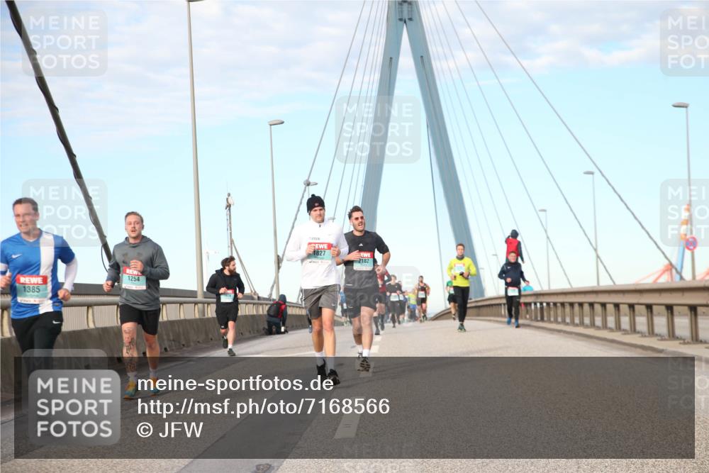 03.10.2024 - Köhlbrandbrückenlauf Jannik Wohlers http://msf.ph/oto/7168566 03.10.2024 09:42:15 Position 2 1254, 1385, 1827, 2182 meine-sportfotos.de