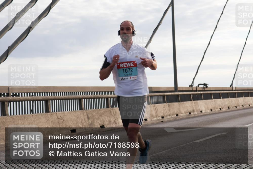 03.10.2024 - Köhlbrandbrückenlauf Matties Gatica Varas http://msf.ph/oto/7168598 03.10.2024 09:20:38 Position 2 1072 meine-sportfotos.de