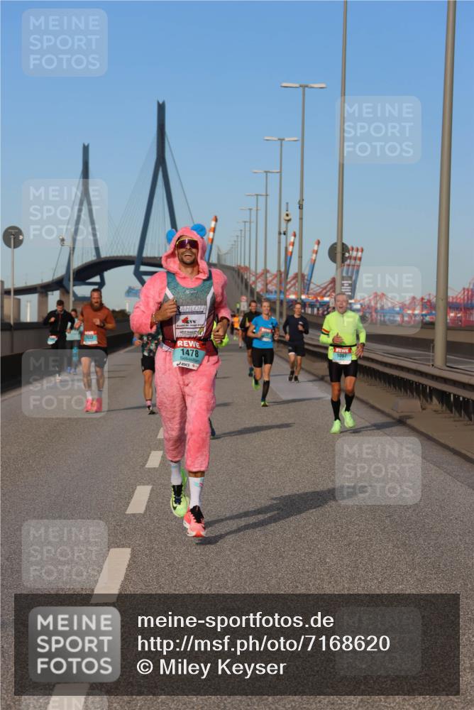 03.10.2024 - Köhlbrandbrückenlauf Miley Keyser http://msf.ph/oto/7168620 03.10.2024 09:43:07 Position 3 1533, 1478, 1067 meine-sportfotos.de