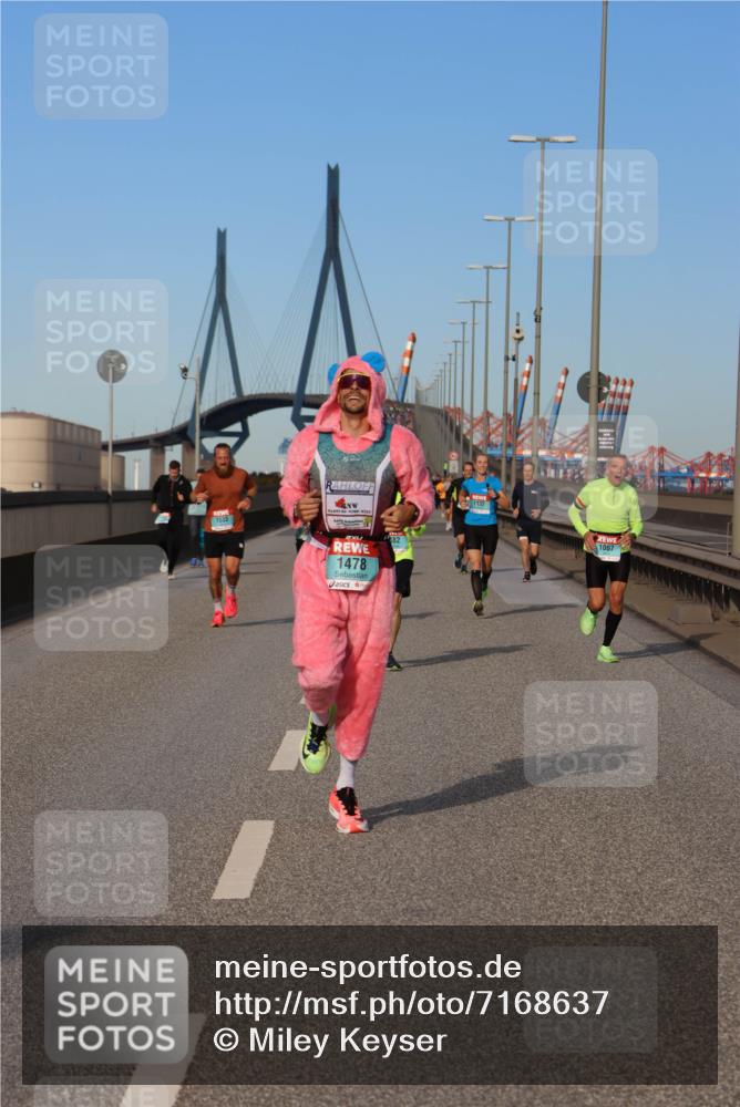 03.10.2024 - Köhlbrandbrückenlauf Miley Keyser http://msf.ph/oto/7168637 03.10.2024 09:43:08 Position 3 1533, 1478, 1132, 1067 meine-sportfotos.de