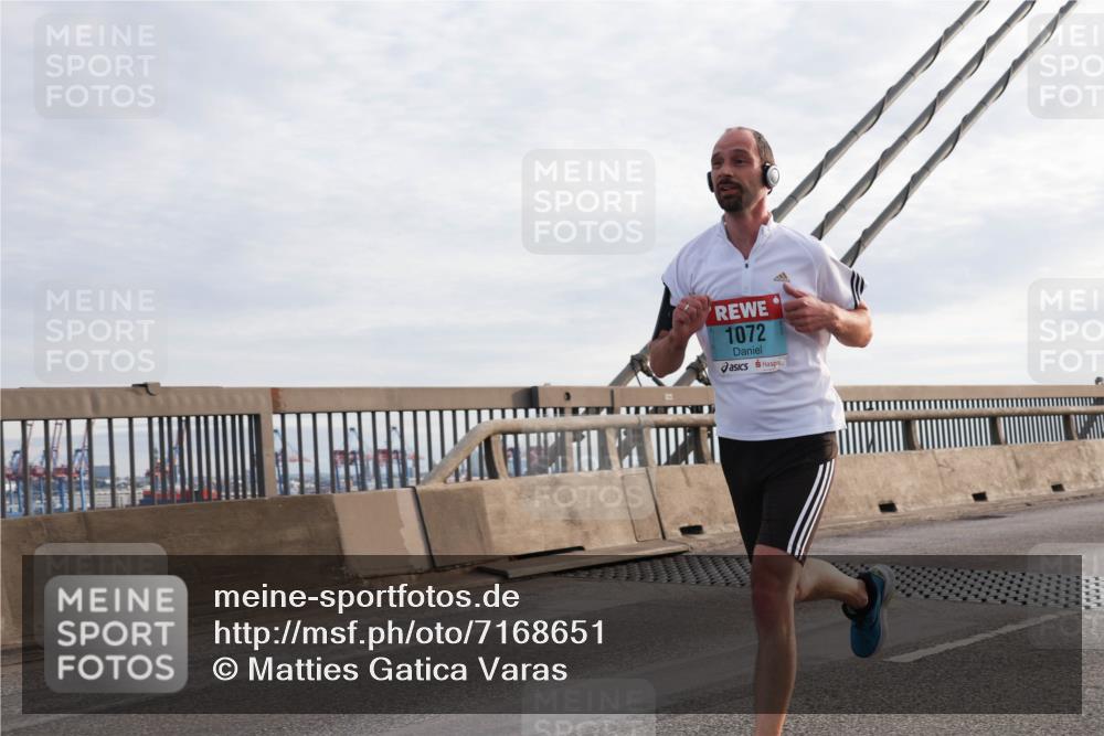 03.10.2024 - Köhlbrandbrückenlauf Matties Gatica Varas http://msf.ph/oto/7168651 03.10.2024 09:20:39 Position 2 1072 meine-sportfotos.de