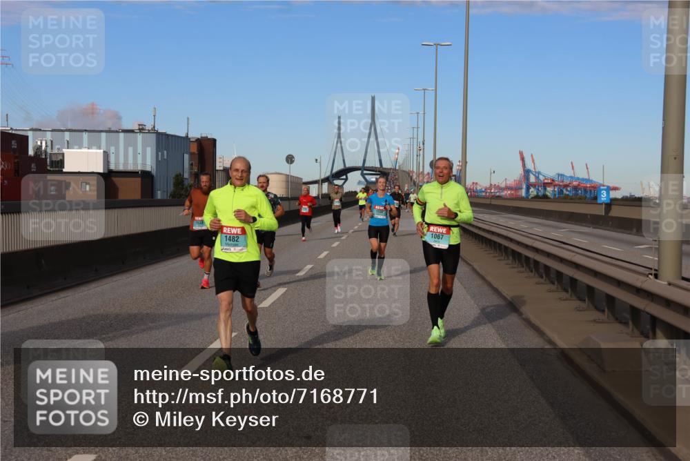 03.10.2024 - Köhlbrandbrückenlauf Miley Keyser http://msf.ph/oto/7168771 03.10.2024 09:43:14 Position 3 1482, 1132, 1067 meine-sportfotos.de