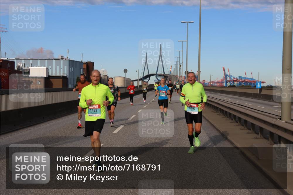 03.10.2024 - Köhlbrandbrückenlauf Miley Keyser http://msf.ph/oto/7168791 03.10.2024 09:43:14 Position 3 1482, 1132, 1067 meine-sportfotos.de