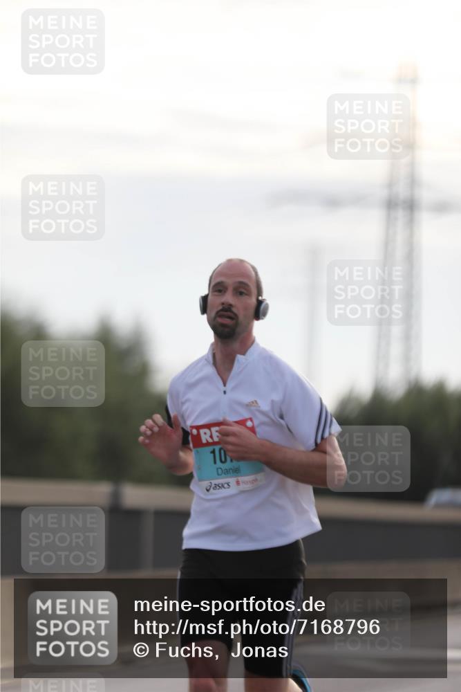 03.10.2024 - Köhlbrandbrückenlauf Fuchs,  Jonas http://msf.ph/oto/7168796 03.10.2024 09:11:09 Position 3 10 meine-sportfotos.de