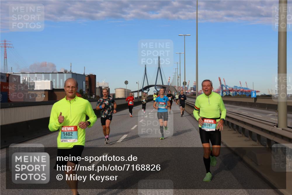 03.10.2024 - Köhlbrandbrückenlauf Miley Keyser http://msf.ph/oto/7168826 03.10.2024 09:43:14 Position 3 17, 1482, 1132, 1067 meine-sportfotos.de