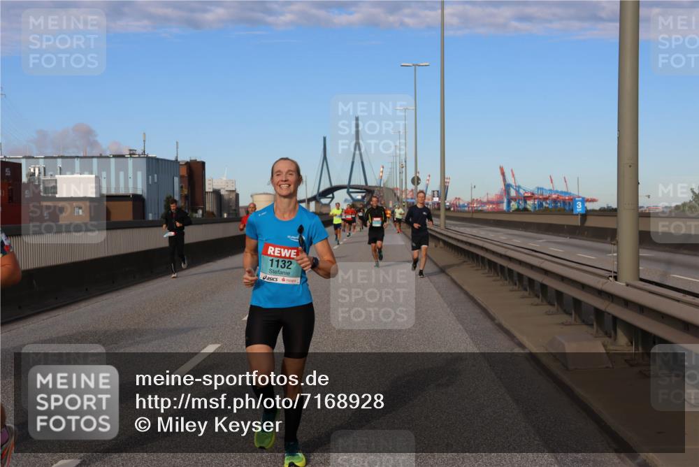 03.10.2024 - Köhlbrandbrückenlauf Miley Keyser http://msf.ph/oto/7168928 03.10.2024 09:43:17 Position 3 1132 meine-sportfotos.de