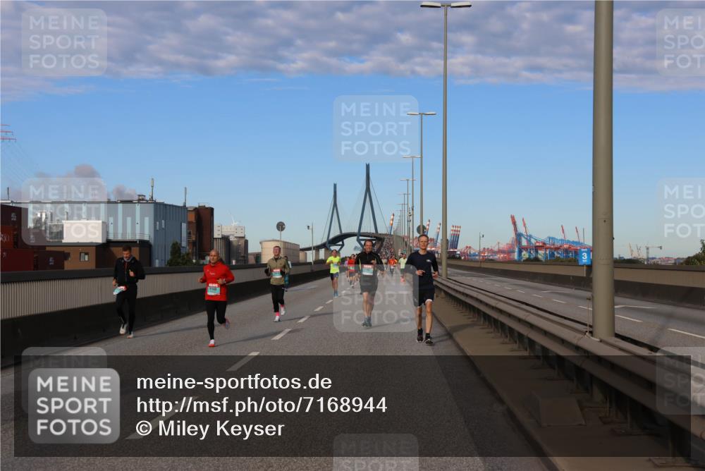 03.10.2024 - Köhlbrandbrückenlauf Miley Keyser http://msf.ph/oto/7168944 03.10.2024 09:43:18 Position 3 30, 1140 meine-sportfotos.de